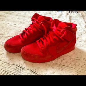 Nike Dunk High Red October